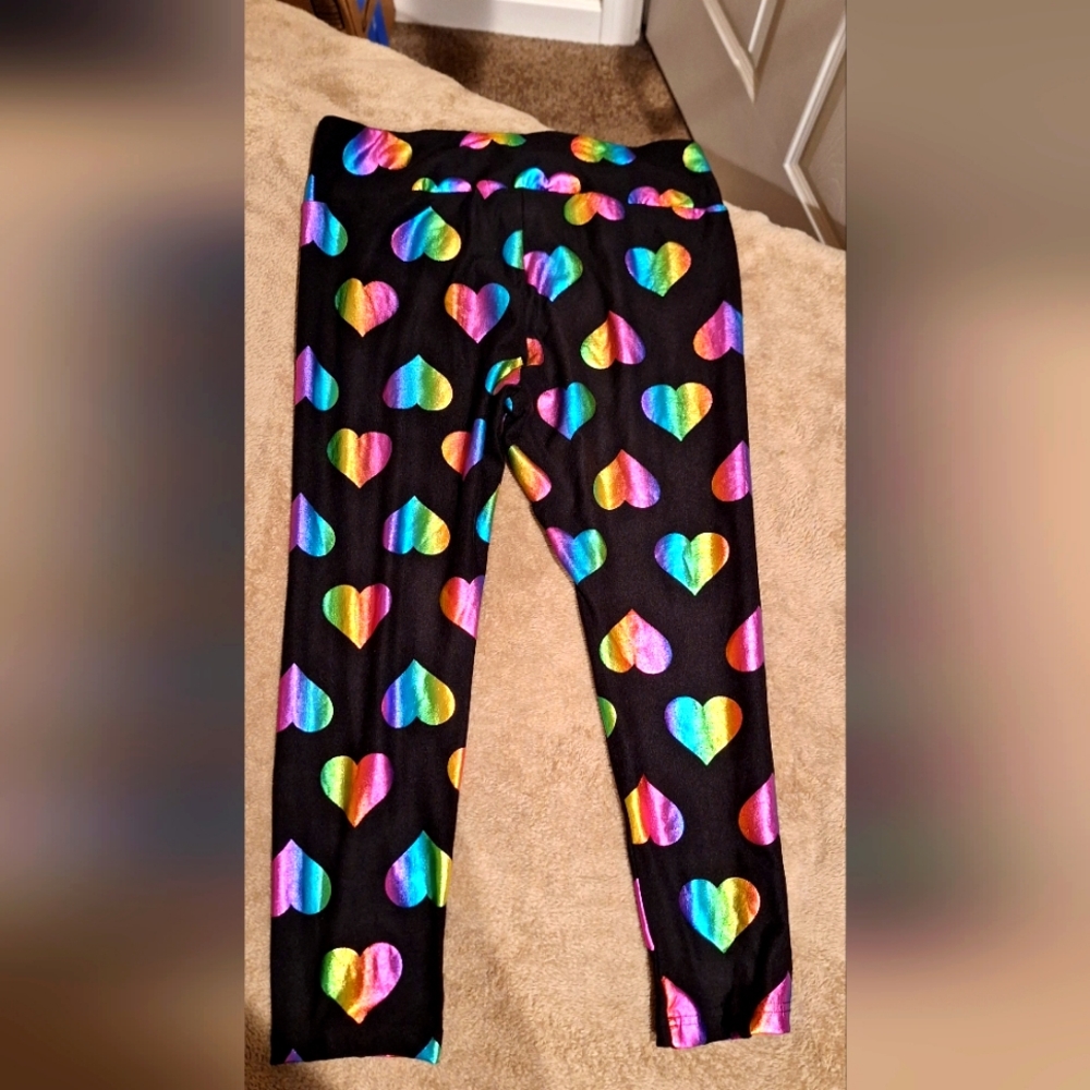 Shiny heart capris
